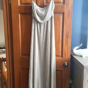 Limited strapless maxi dress